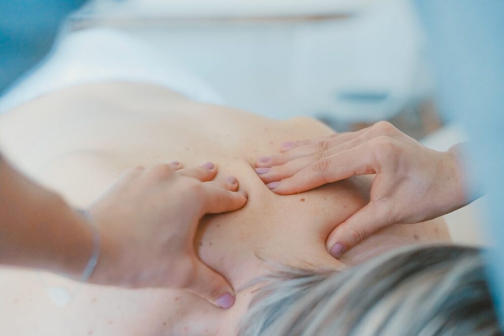 Proper liposuction recovery & aftercare ensures optimal results. Learn expert tips on healing, reducing swelling, and avoiding complications.